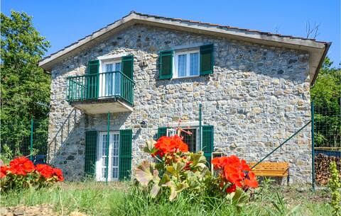 2 bedroom beautiful home in Framura