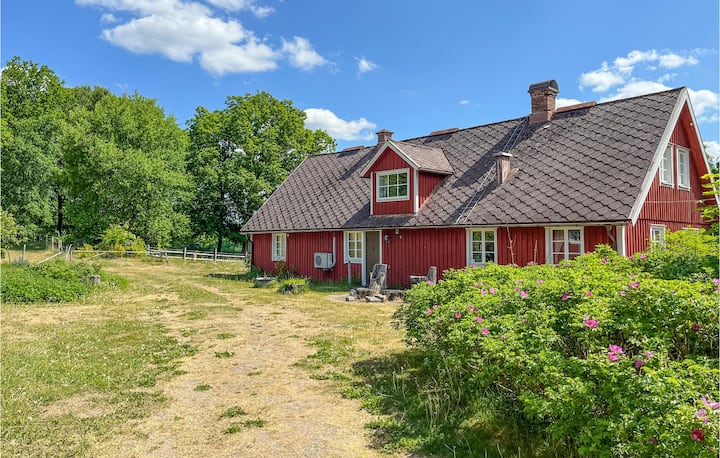Gorgeous Home In Vittsjö - Markaryd