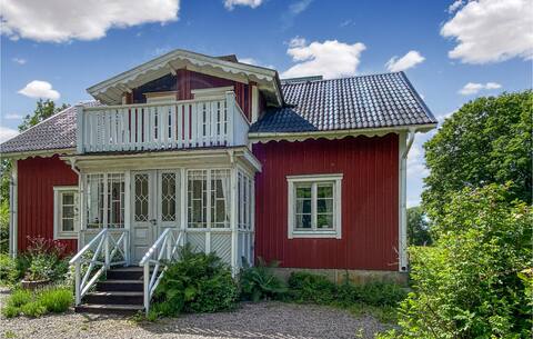 Awesome home in Tranås with kitchen
