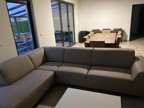 17p, 11 beds, 2 Bath-, 1 Livingroom