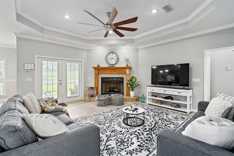 3 KING beds I Sleeps 14 I Mins to FT Rucker