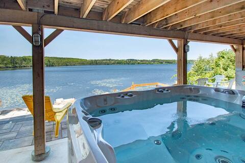 Modern Waterfront Cottage w/ Hot Tub & Pool Table!