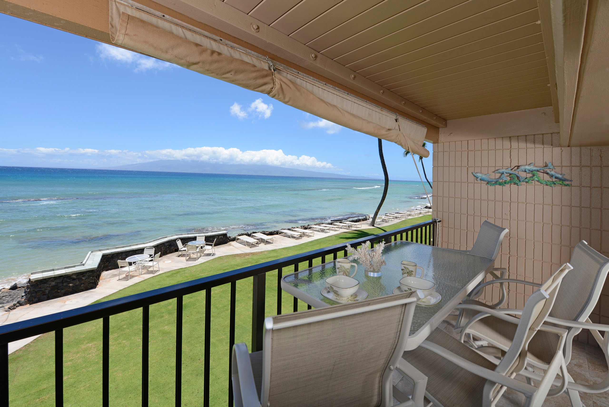 Condo in Lahaina · ★4.83 · 1 bedroom · 1 bed · 1 bath - Image 23