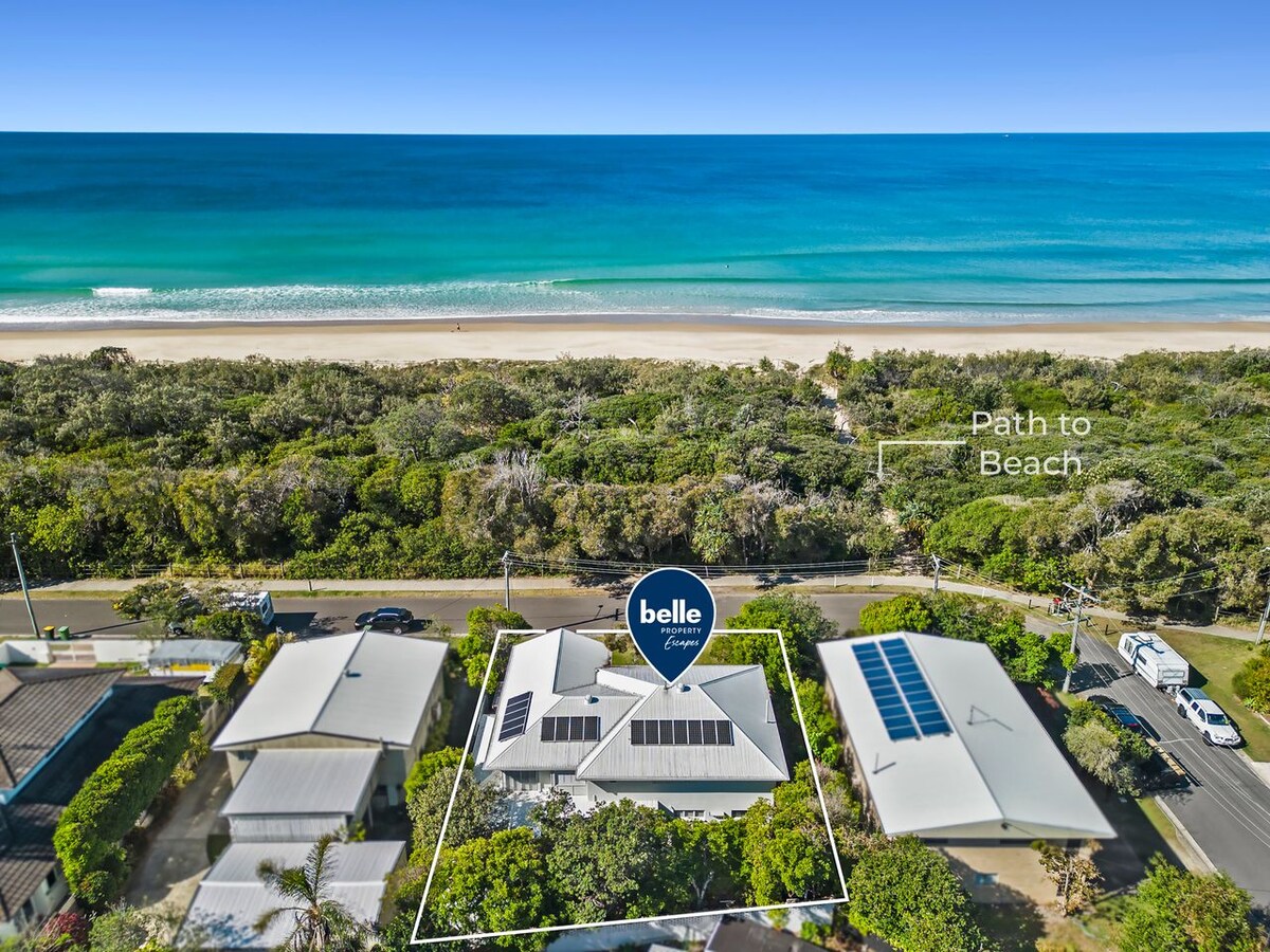 White Beach House Marcoola Houses for Rent in Marcoola, Queensland