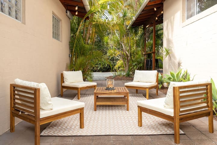 Outrigger @ Boomerang Beach