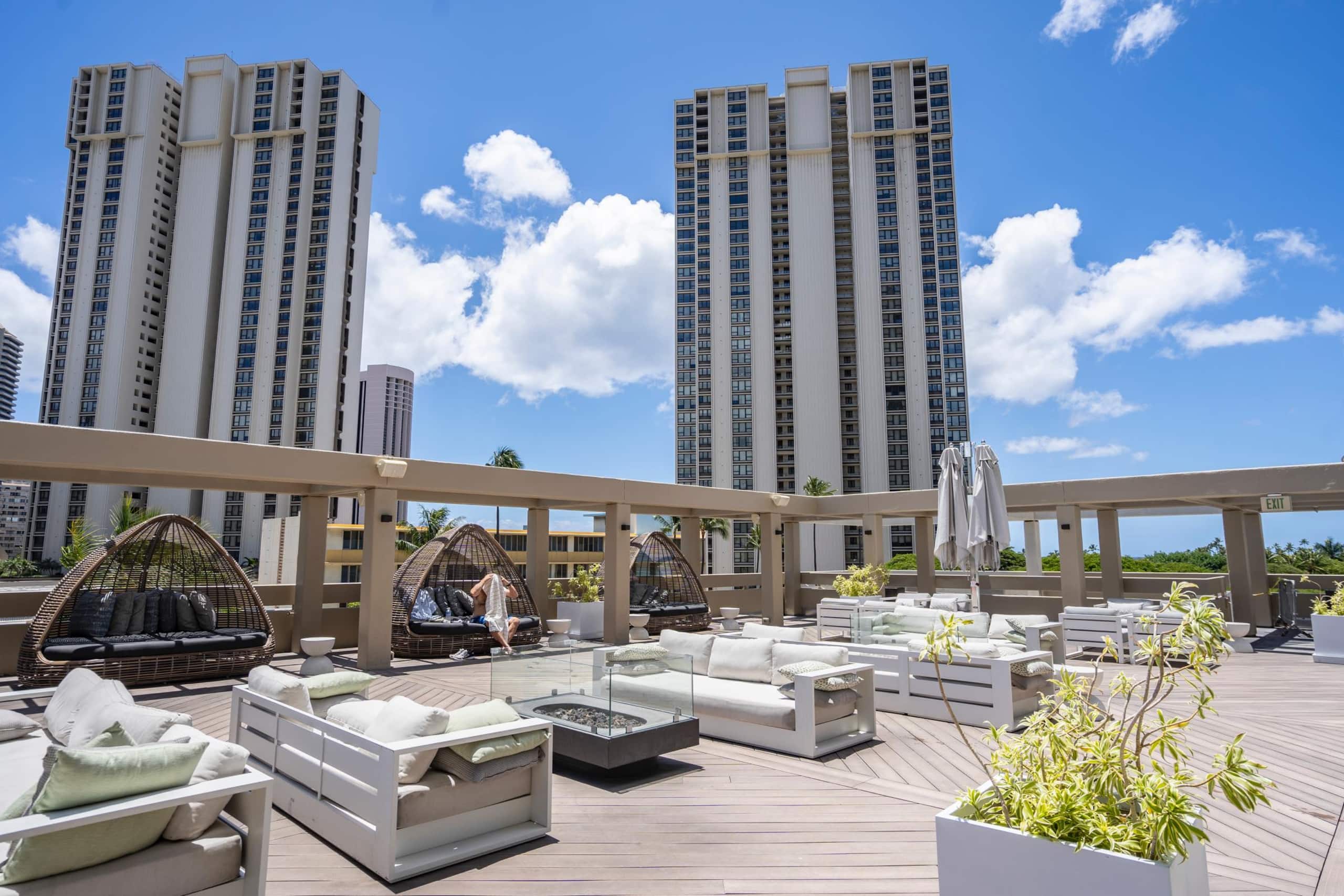 Condo in Honolulu · ★5.0 · 1 bedroom · 2 beds · 1 shared bath - Image 14