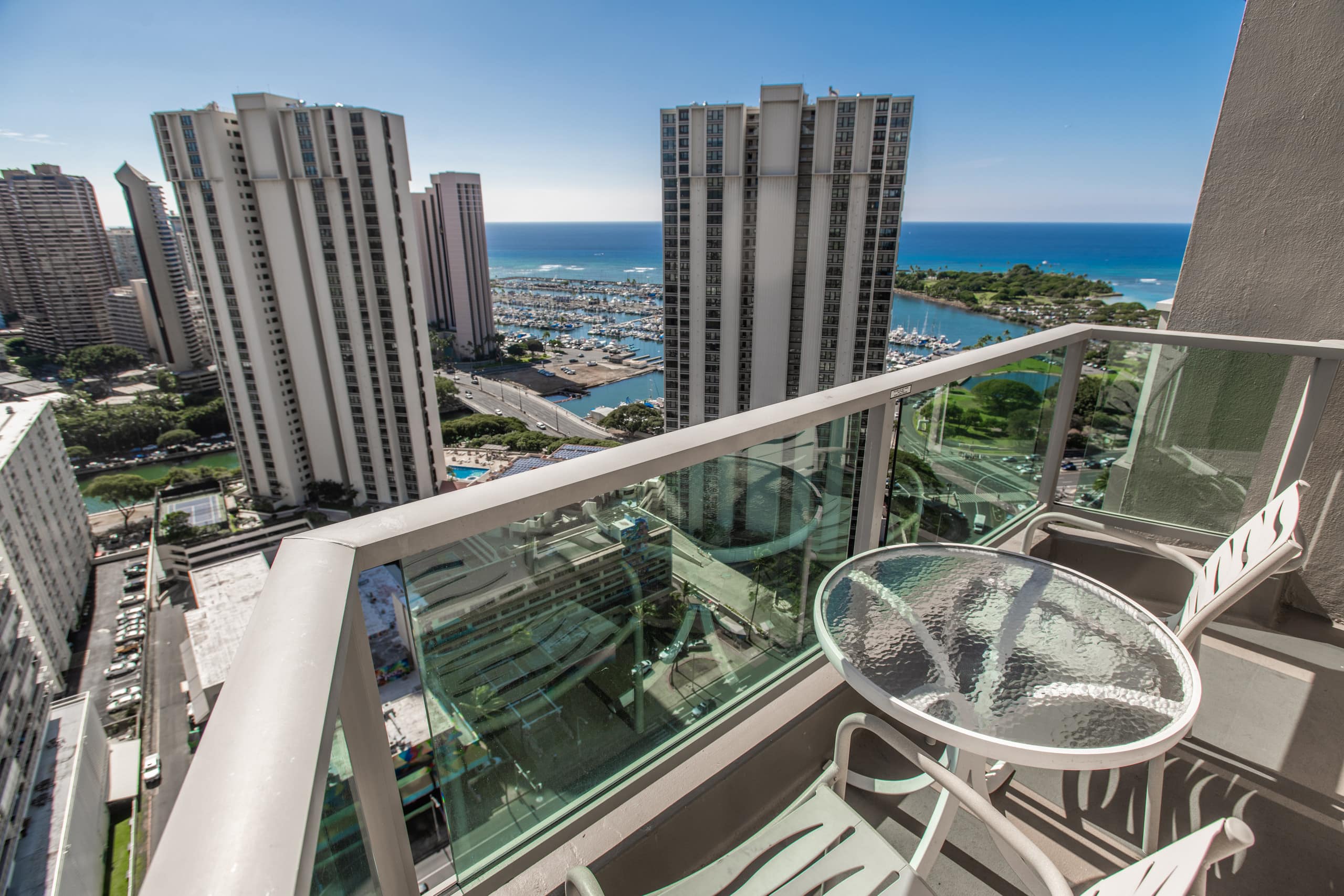 Condo in Honolulu · ★5.0 · 1 bedroom · 2 beds · 1 shared bath - Image 1
