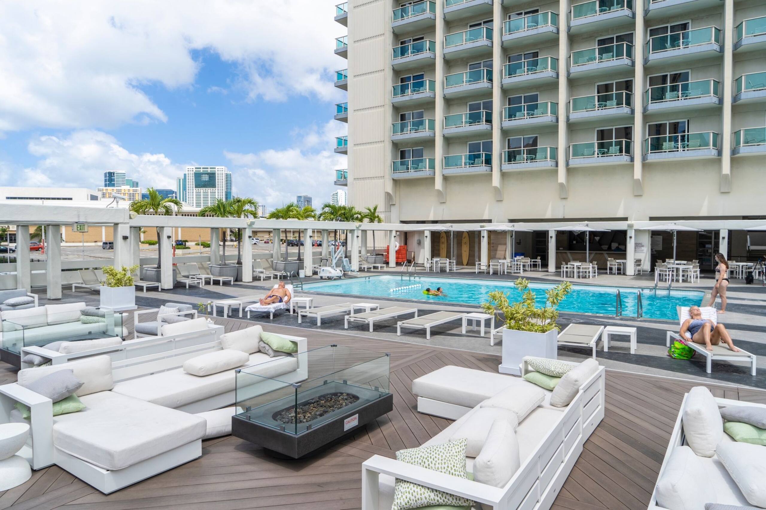 Condo in Honolulu · ★5.0 · 1 bedroom · 2 beds · 1 shared bath - Image 11