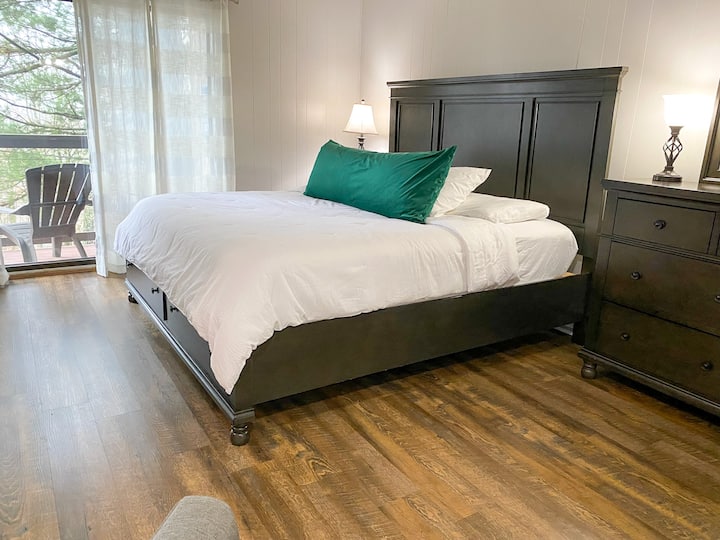 卧室|加大双人床|提供床上用品