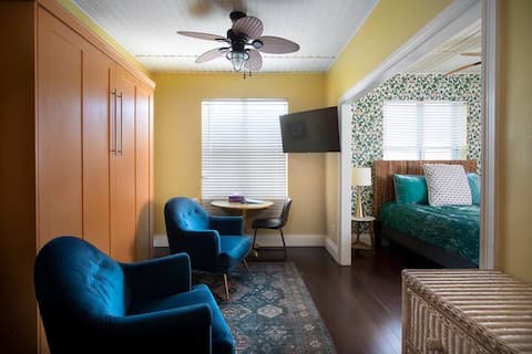 Top performing Airbnb: Two Duval Street Suites w free parking and heated in Key West