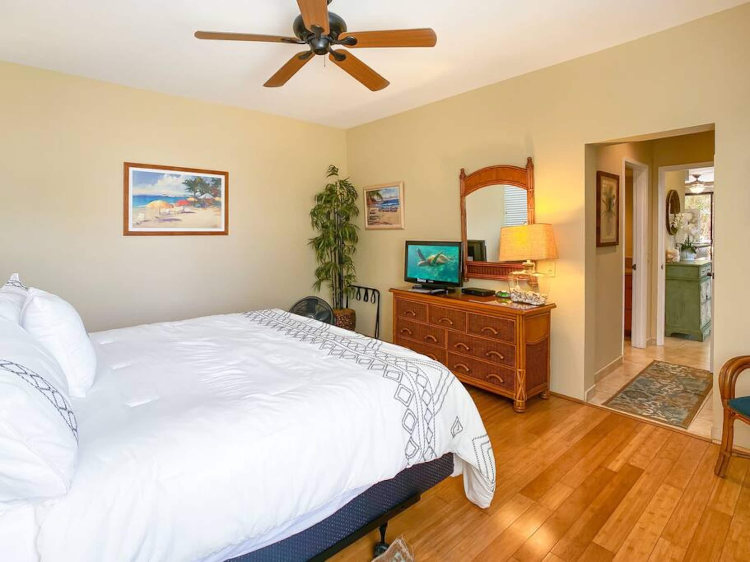 Condo in Wailea · ★4.94 · 1 bedroom · 2 beds · 1 bath - Image 9