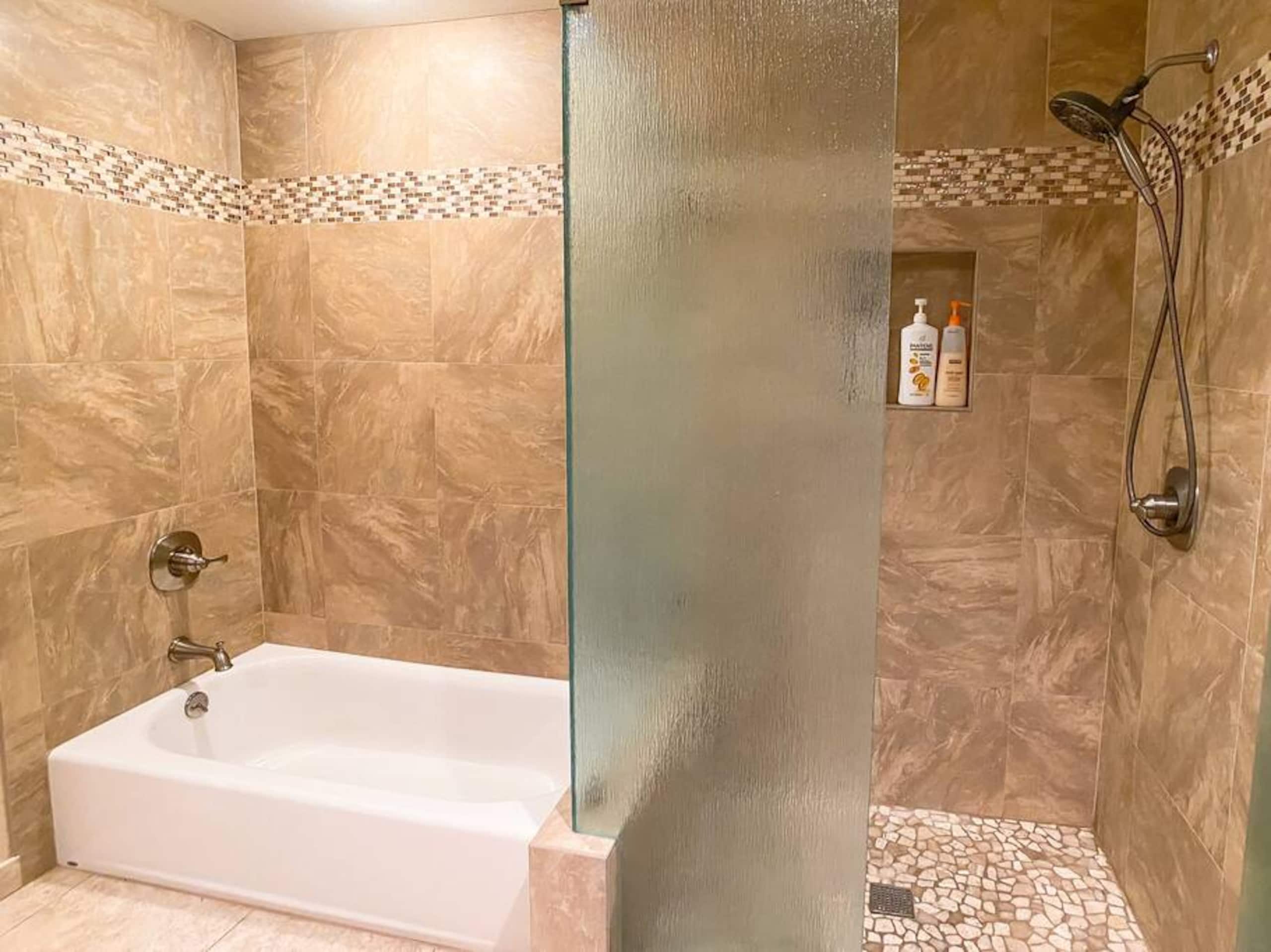 Condo in Wailea · ★4.94 · 1 bedroom · 2 beds · 1 bath - Image 13