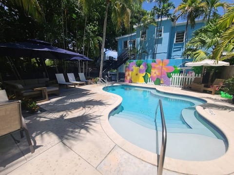 Top Airbnb: Two Duval Street Suites Condos w free parking and in Key West