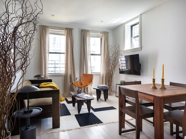 Rove Travel | Salisbury II | 4BR Apt in Lenox Hill