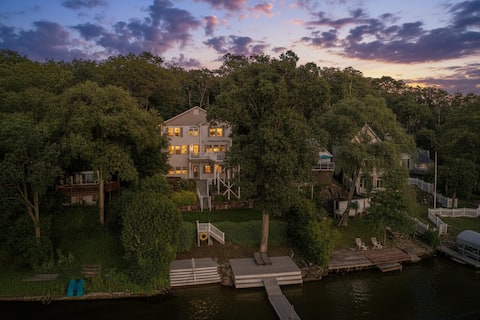 Lakefront Paradise | Dock • Hot Tub • Sleeps 10