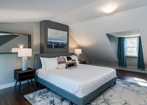 The Middle House: Sophisticated and Comfortable