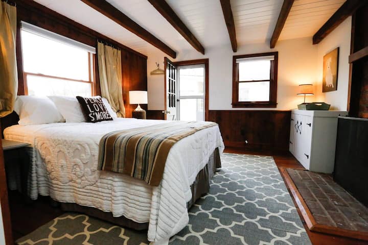 Downstairs bedroom--cottage