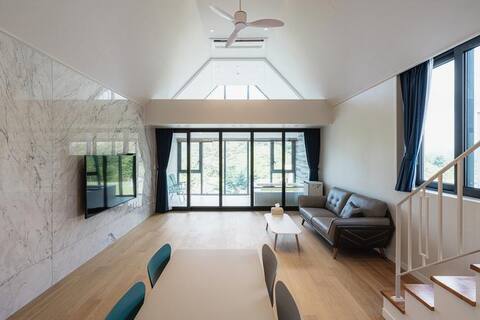 Spacious room, Building C, Room 203