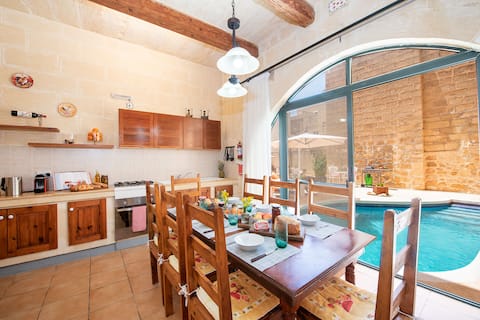 Ta Indri Holiday Home