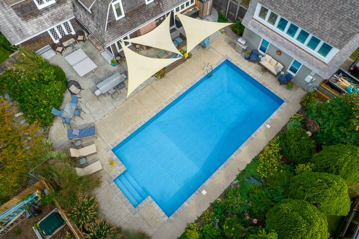 Narragansett Pier Estate with Pool gallery image 2