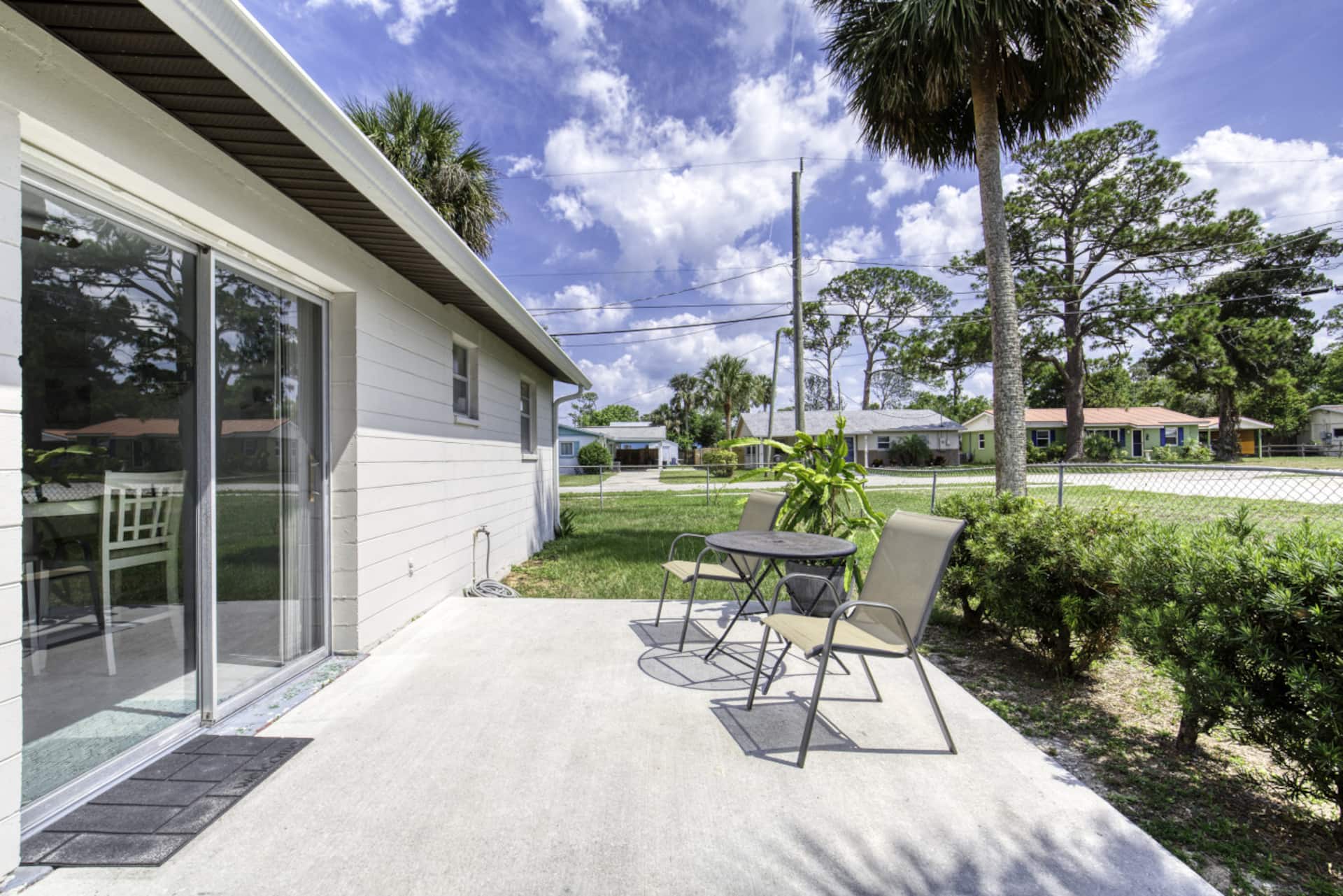 Coquina Cabana with fenced yard and adorable decor