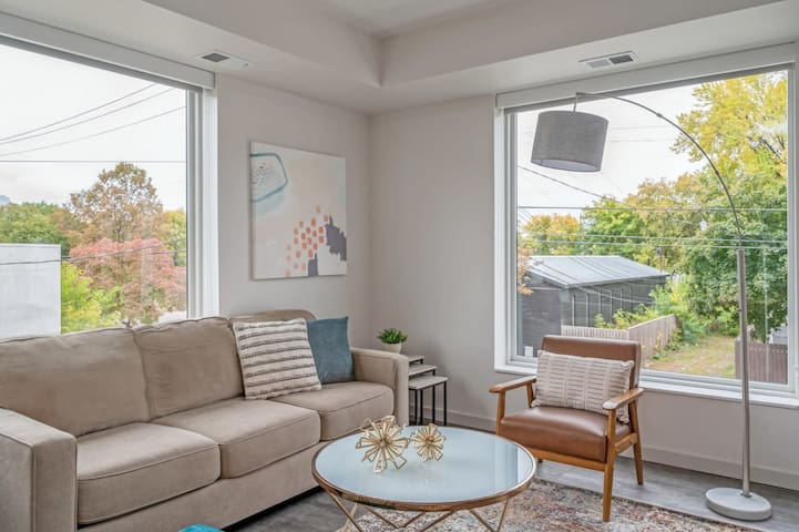 Kasa | Family 2BD in Bryn Mawr | Minneapolis