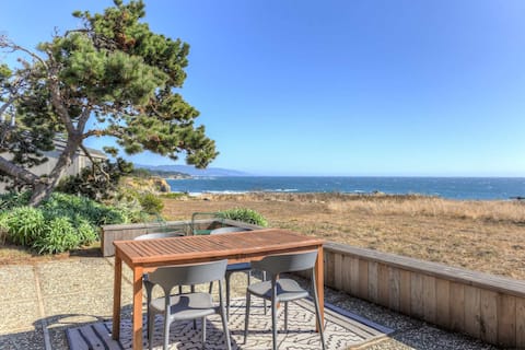 3BR for 6 w/Hot Tub & Ocean Views, Near Trails!