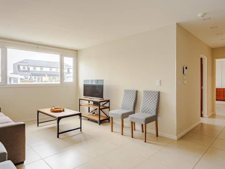 Centric 2 Bedroom Apartment. - Ushuaia