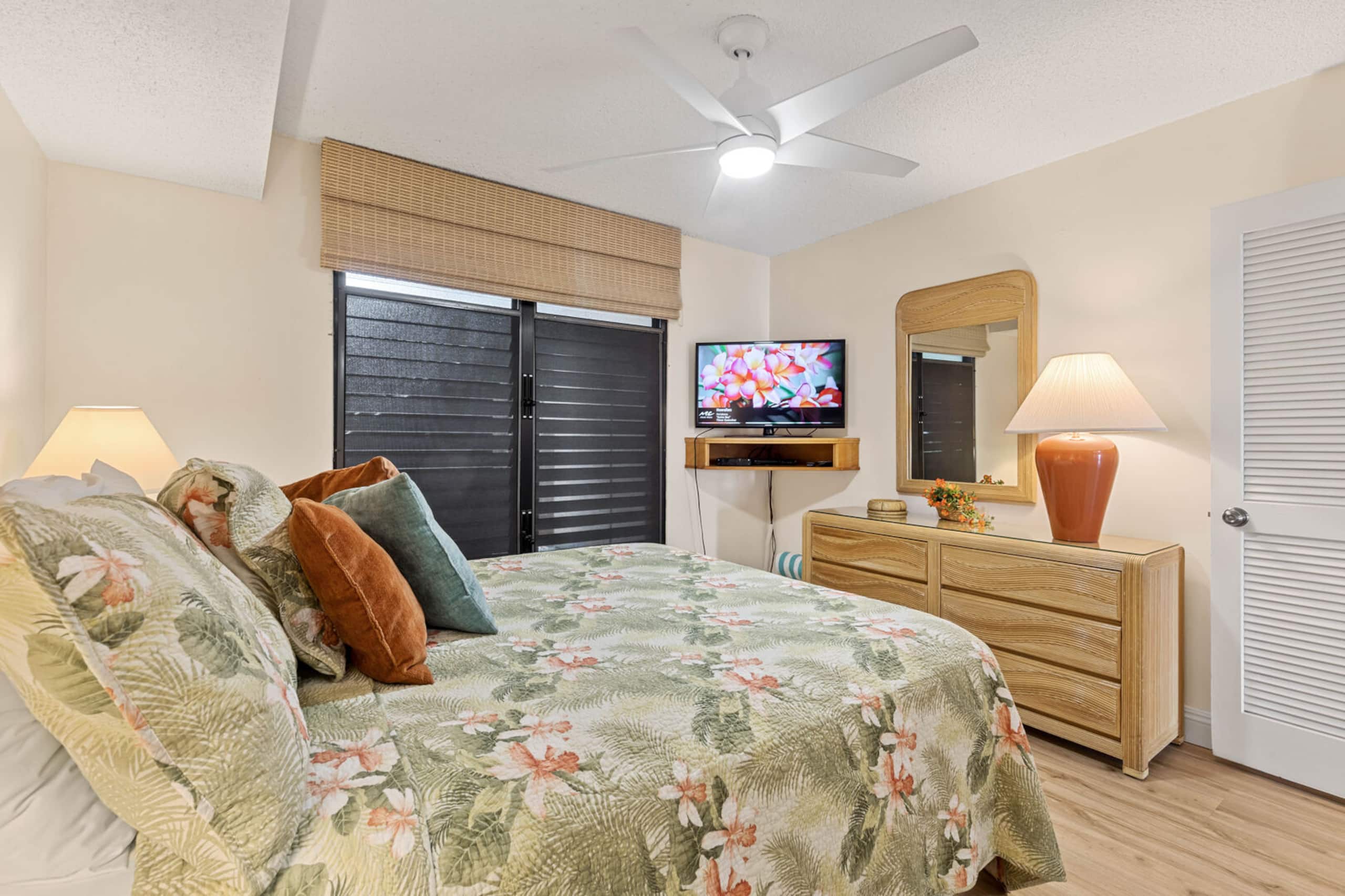 Condo in Lahaina · ★4.83 · 1 bedroom · 2 beds · 1 private bath - Image 24