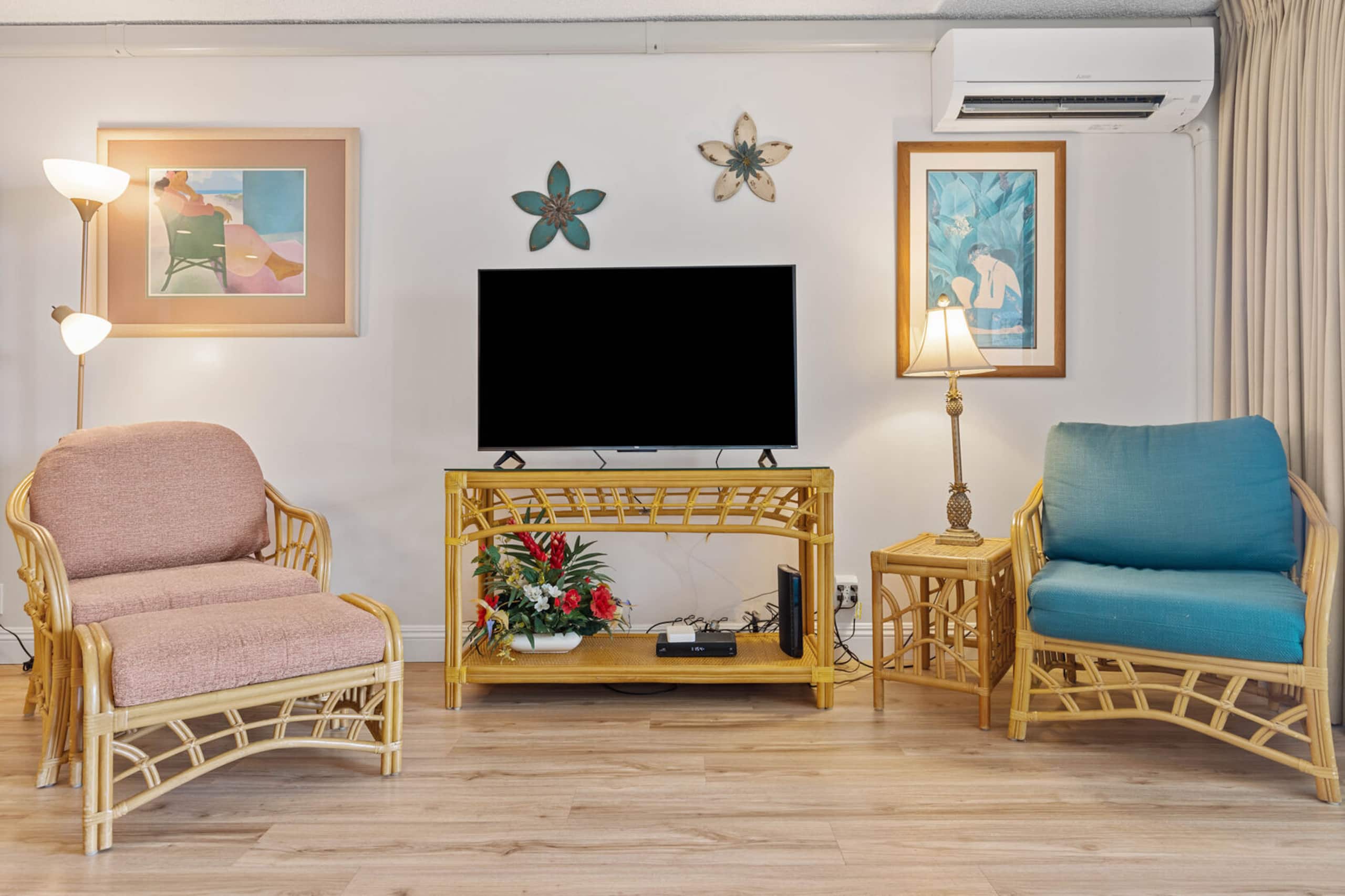Condo in Lahaina · ★4.83 · 1 bedroom · 2 beds · 1 private bath - Image 13