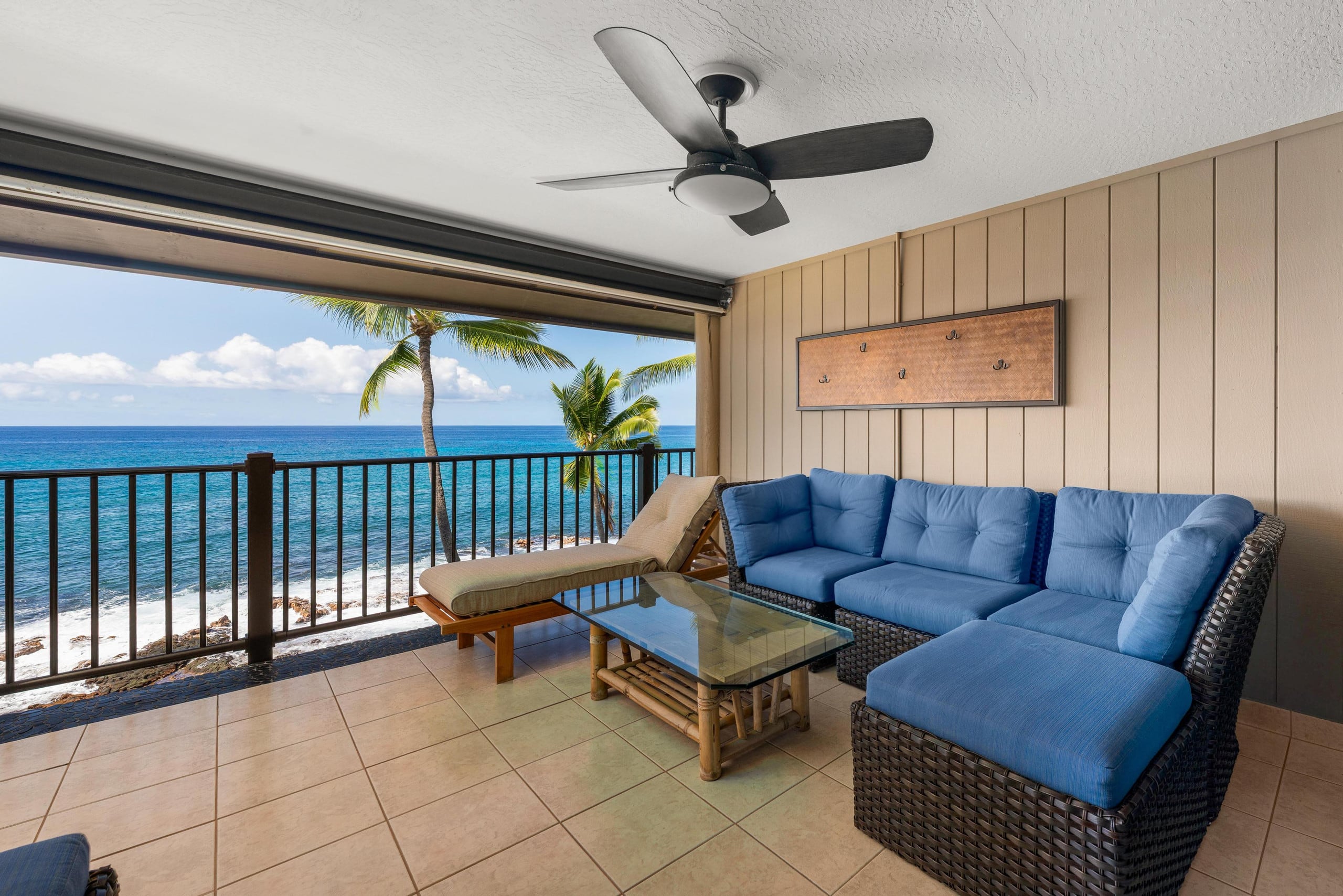 Condo in Kailua-Kona · ★4.83 · 2 bedrooms · 2 beds · 2 baths - Image 2