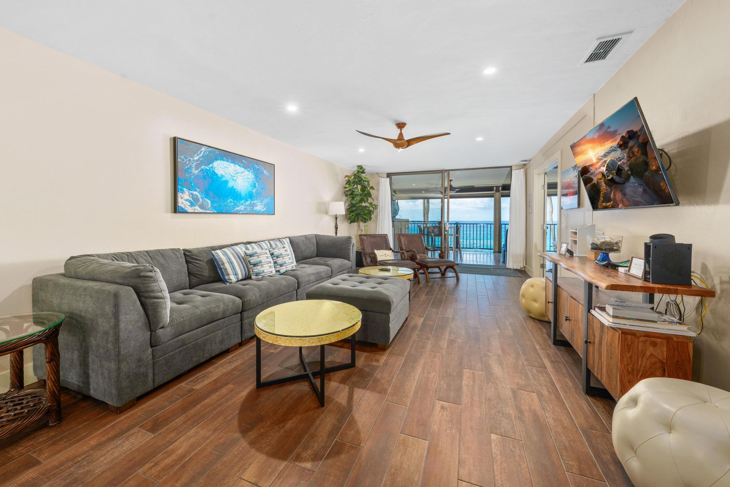 Condo in Kailua-Kona · ★4.83 · 2 bedrooms · 2 beds · 2 baths - Image 5