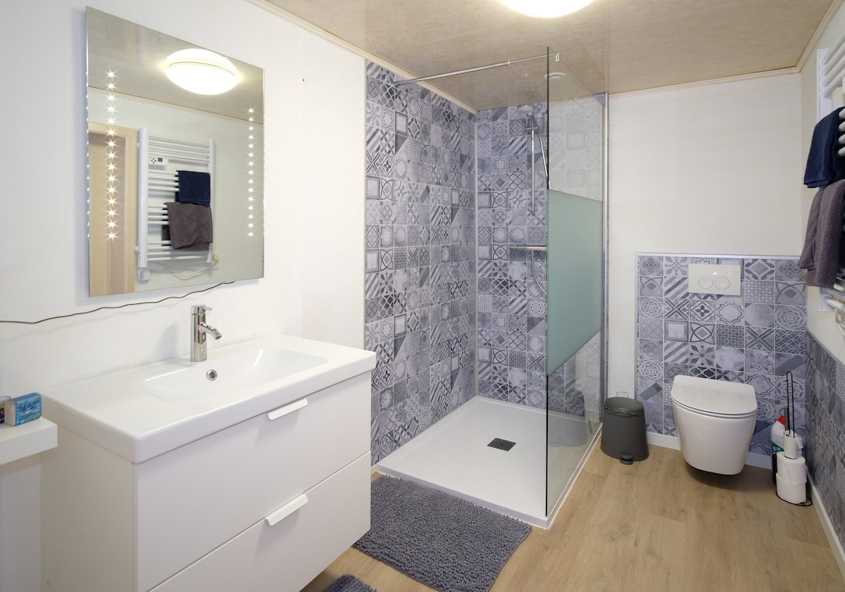 Douche italienne moderne