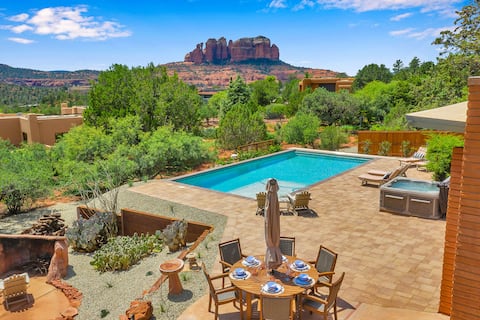 Luxury Resort Style Retreat, Views, Pool, Hot Tub