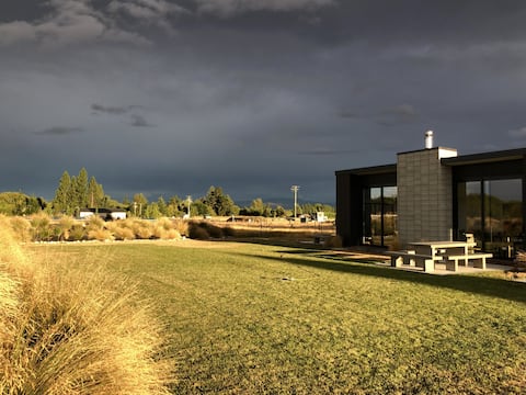 Tussock Fields, Twizel. EPIC mountain views!