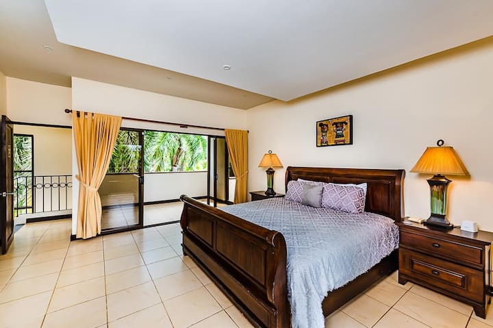 Slaapkamer #4 - queensize bed