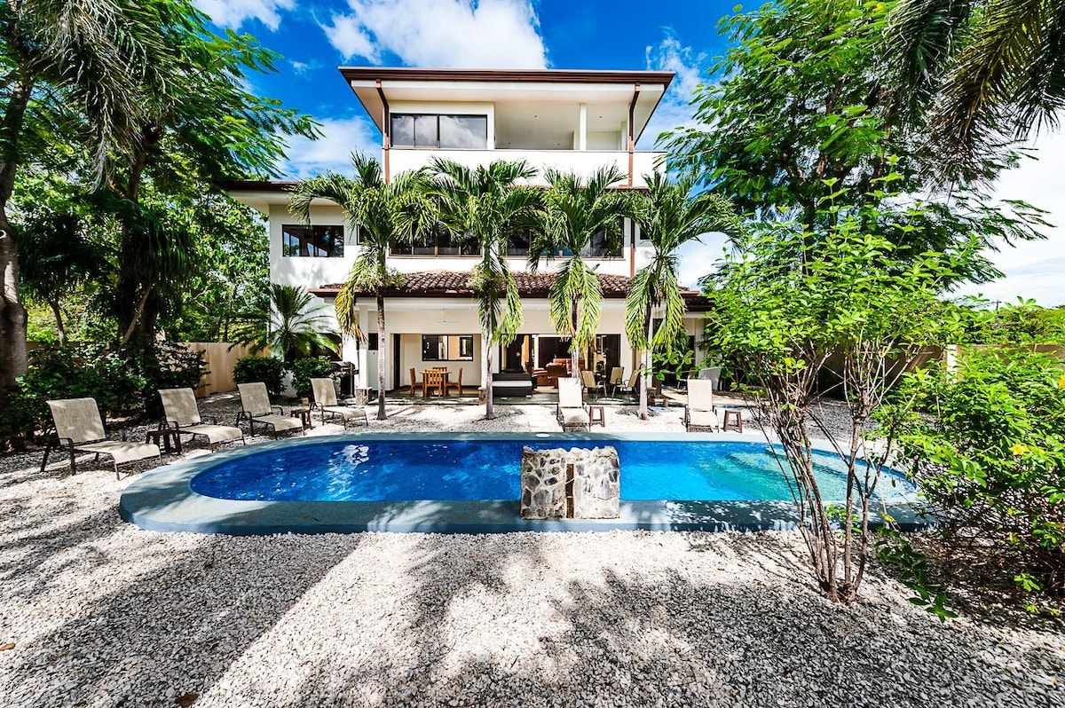 Private Pool Villa 15 min walk to Flamingo Beach