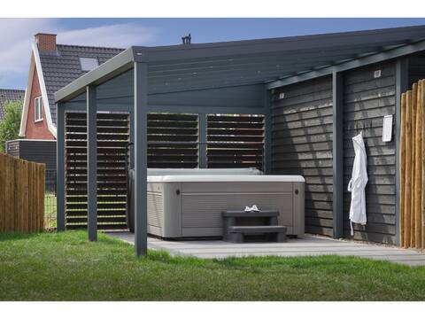 Wellness villa with sauna and whirlpool