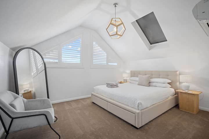 Norman's Rest Stunning 5-bedroom home in Wagga