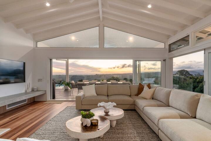 Miren Estate – lavish hinterland estate with pool gallery image 2