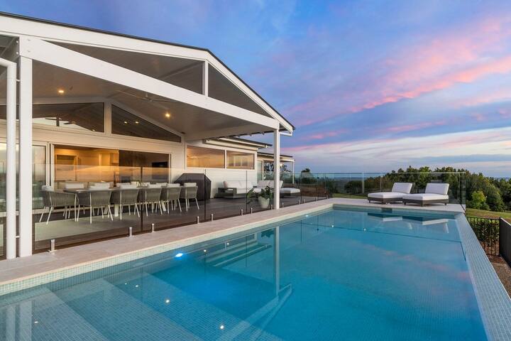 Miren Estate – lavish hinterland estate with pool gallery image 3