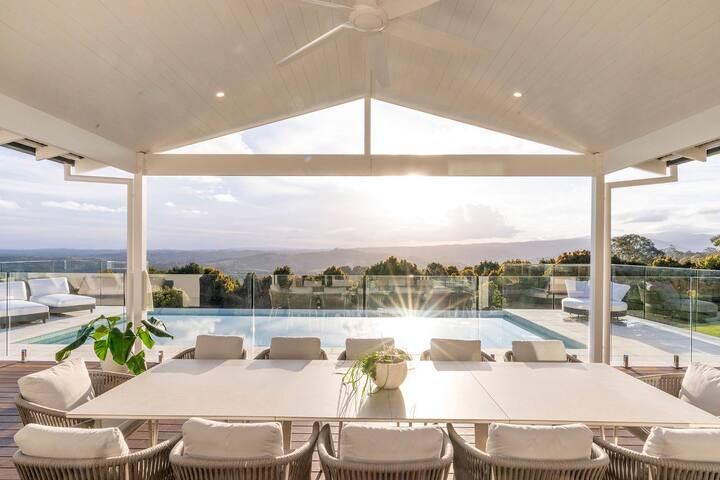 Miren Estate – lavish hinterland estate with pool