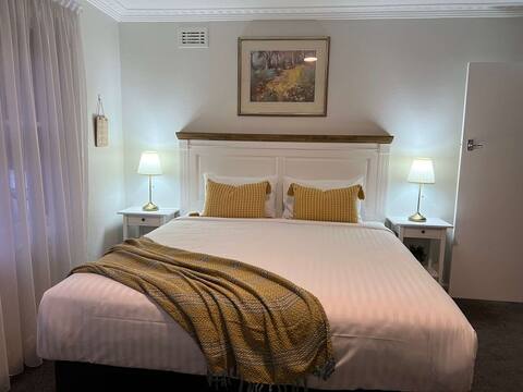 Three bedroom house with full cooking facilities