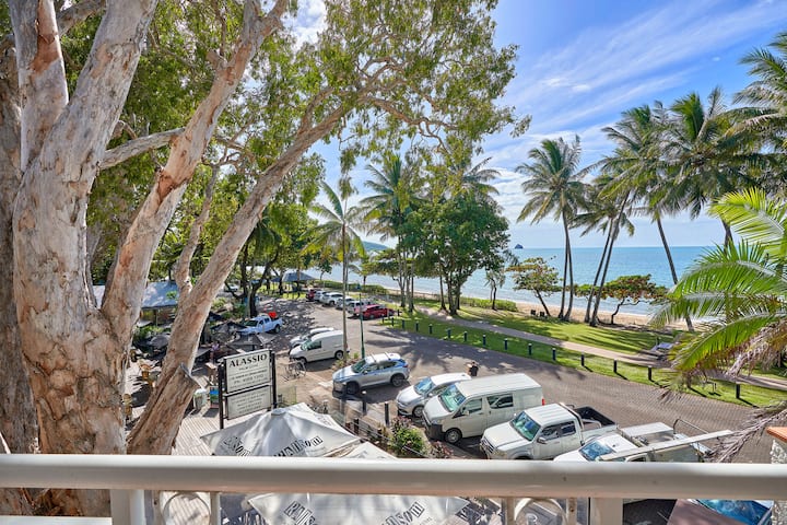Beachfront Spa Studio 301/2 In Alassio Resort - Palm Cove