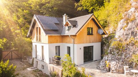 Vacation home (112 m²) with terrace (forest house at the Danube Gorge)