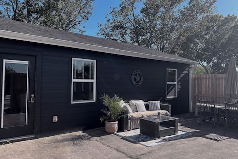 Quiet, Cozy Guesthouse with privacy