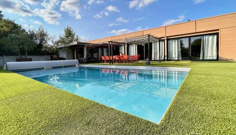 L'atelier Insolite - Heated Pool
