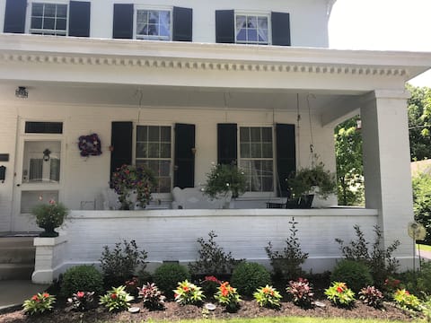 Historic 1808 Carriage House