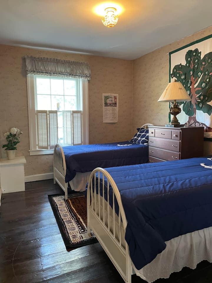 Bureau/chambre à l'étage - 2 lits jumeaux