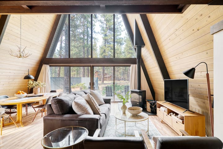 Hot Tub + Fireplace  Walk To Sunriver Village - Sunriver, OR